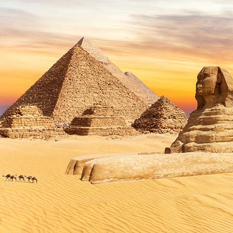 View of the Sphinx and the pyramids that can be seen on an Egypt tour